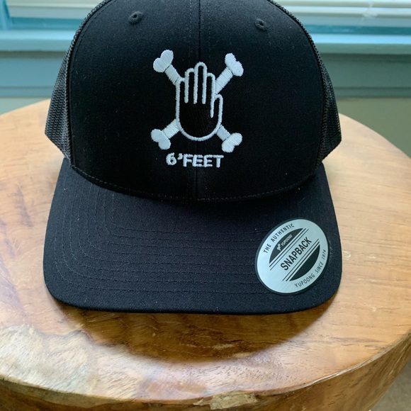 6’ FEET Black Cap With Black Hand on Black Cross Bones - Picture 2 of 9